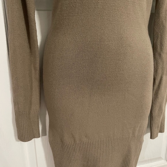 Tan coloured off shoulder sweater dress by le Chateau size XXS - Picture 4 of 5